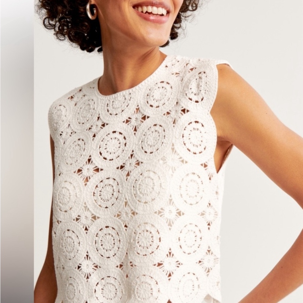 Abercrombie & Fitch Black Lace Pattern Crotchet style Mosaic Tile Shell Top